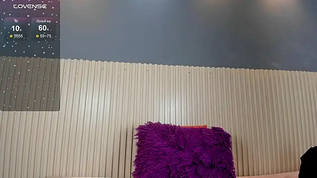 Aida-nicolle online show from February 19, 2025, 10:34 am