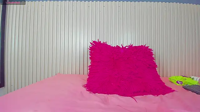 Aida-nicolle online show from March 13, 2025, 12:56 pm