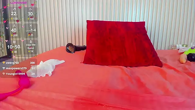 Aida-nicolle online show from March 19, 2025, 1:07 pm