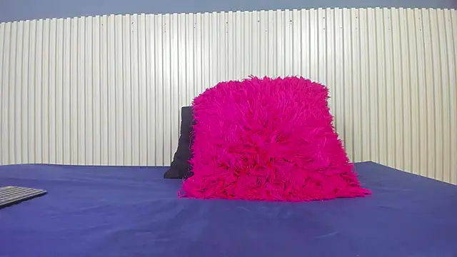 Aida-nicolle online show from September 9, 2025, 11:54 am