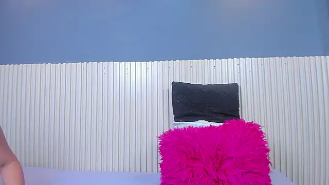 Aida-nicolle online show from September 11, 2025, 10:04 am