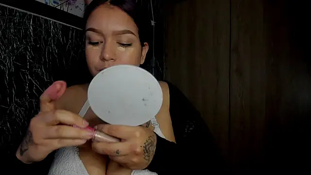 Bellota Girl online show from October 18, 2025, 12:02 am