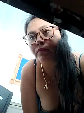 promiscuous-indecent-momm online show from March 3, 2025, 4:03 pm