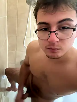 danyh2023 online show from December 19, 2025, 5:09 pm