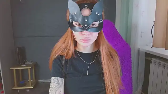 moonmaaiden online show from March 21, 2025, 9:01 am