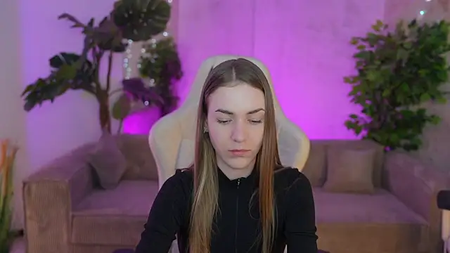 Layla Sweet  online show from March 17, 2025, 3:29 pm