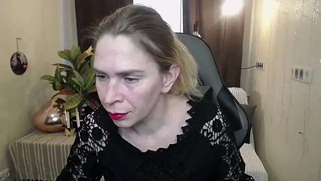 Snapshot of TessaDaybreak chatting on February 27, 2025, 1:49 pm TessaDaybreak online show from February 27, 2025, 1:49 pm