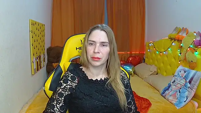 Snapshot of TessaDaybreak chatting on March 1, 2025, 10:55 am TessaDaybreak online show from March 1, 2025, 10:55 am