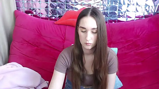 Snapshot of Margarettii chatting on February 23, 2025, 9:44 am Margarettii online show from February 23, 2025, 9:44 am