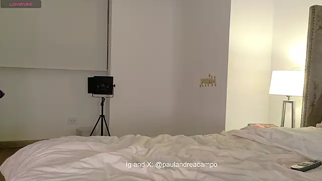 Snapshot of PauLaaCam chatting on October 19, 2025, 12:22 am PauLaaCam online show from October 19, 2025, 12:22 am