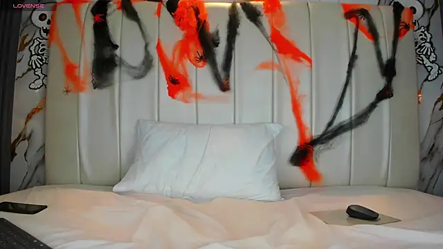 Snapshot of EvaMillins chatting on October 28, 2025, 4:05 am EvaMillins online show from October 28, 2025, 4:05 am