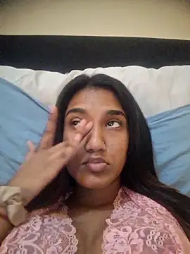 Snapshot of indianpink_lips chatting on November 7, 2025, 11:10 am indianpink lips online show from November 7, 2025, 11:10 am