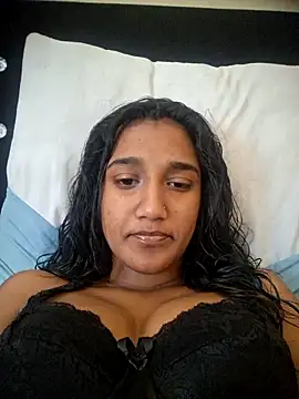 Snapshot of indianpink_lips chatting on November 15, 2025, 11:40 am indianpink lips online show from November 15, 2025, 11:40 am