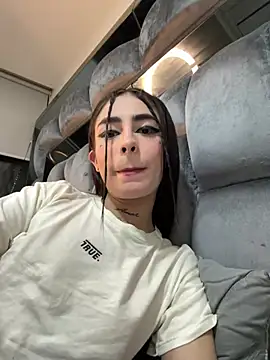 Snapshot of candycami19 chatting on February 23, 2025, 4:50 am candycami19 online show from February 23, 2025, 4:50 am