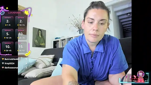 Snapshot of Lar0uch chatting on September 21, 2025, 4:30 pm Lar0uch online show from September 21, 2025, 4:30 pm