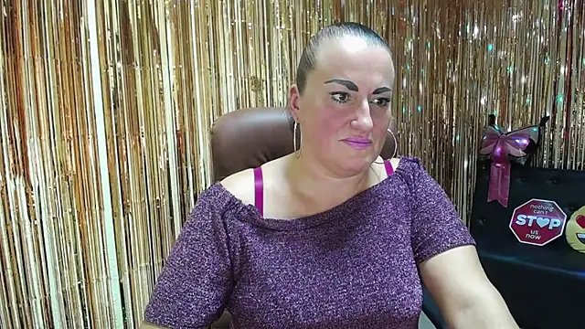 DianaMGG online show from October 7, 2025, 6:38 pm