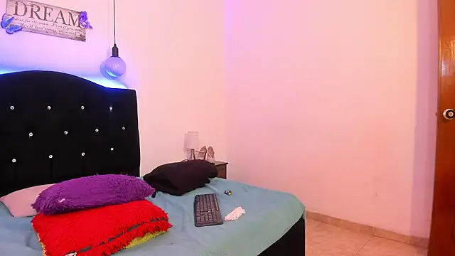 Melany  dreams online show from February 20, 2025, 4:25 pm