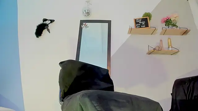 Aria fitness online show from November 25, 2025, 1:11 pm