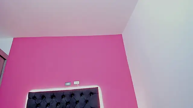 Snapshot of ZahraRose chatting on November 17, 2025, 9:31 pm ZahraRose online show from November 17, 2025, 9:31 pm