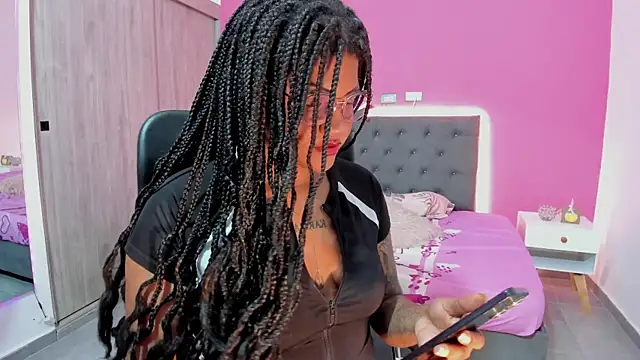 Snapshot of ZahraRose chatting on November 23, 2025, 2:06 pm ZahraRose online show from November 23, 2025, 2:06 pm