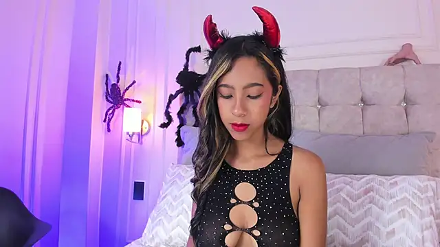 Snapshot of JasmineRoss_1 chatting on October 19, 2025, 12:28 pm JasmineRoss 1 online show from October 19, 2025, 12:28 pm
