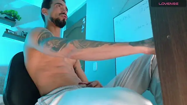 K cique online show from November 4, 2025, 12:10 am