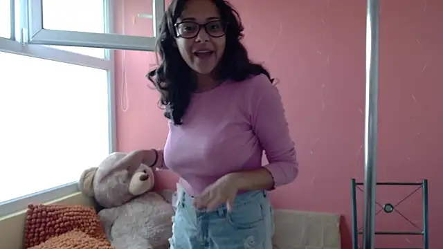 Snapshot of morahaze chatting on January 15, 2025, 10:57 pm morahaze online show from January 15, 2025, 10:57 pm