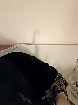 Snapshot of Loly2025 chatting on November 13, 2025, 5:45 pm Loly2025 online show from November 13, 2025, 5:45 pm