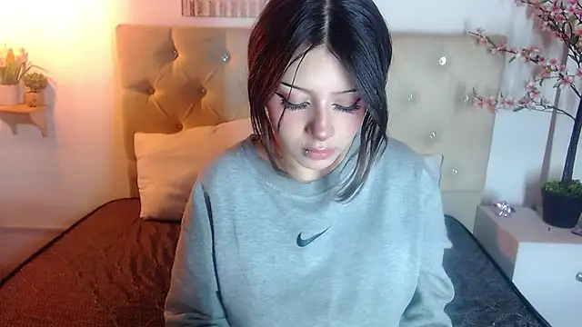 Snapshot of fyreandfox_ chatting on November 2, 2025, 8:44 pm fyreandfox online show from November 2, 2025, 8:44 pm