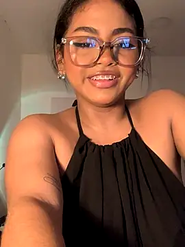 Snapshot of Dahiana_Giil chatting on September 23, 2025, 7:11 am Dahiana Giil online show from September 23, 2025, 7:11 am