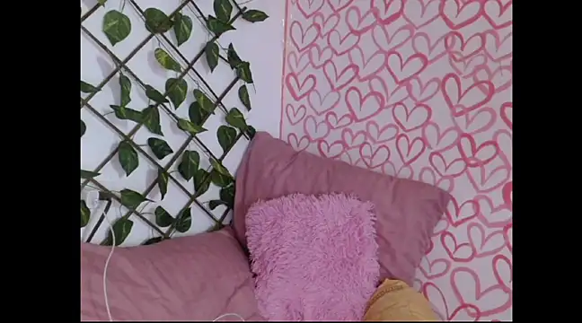 Snapshot of Danna_Myst chatting on February 28, 2025, 8:39 pm Danna Myst online show from February 28, 2025, 8:39 pm