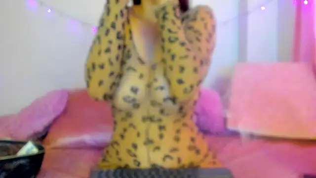 Snapshot of Danna_Myst chatting on November 10, 2025, 12:26 pm Danna Myst online show from November 10, 2025, 12:26 pm