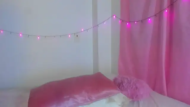 Snapshot of Danna_Myst chatting on November 26, 2025, 11:50 pm Danna Myst online show from November 26, 2025, 11:50 pm