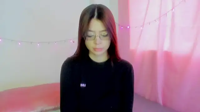 Snapshot of Danna_Myst chatting on November 27, 2025, 5:26 pm Danna Myst online show from November 27, 2025, 5:26 pm