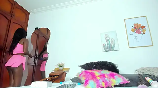 naomy 68 online show from February 25, 2025, 7:58 pm