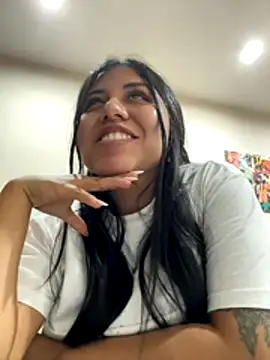 Snapshot of Karla_Stein2025 chatting on November 5, 2025, 3:06 am Karla Stein2025 online show from November 5, 2025, 3:06 am