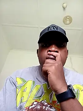 bosszonke123 online show from February 23, 2025, 1:53 pm