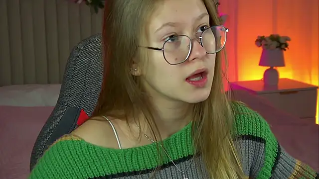 EveMundie online show from October 17, 2025, 9:34 am