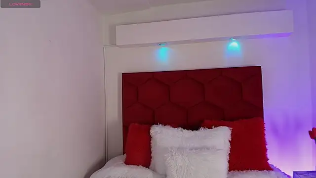 Snapshot of LoreleyNovoa chatting on September 17, 2025, 3:19 am LoreleyNovoa online show from September 17, 2025, 3:19 am