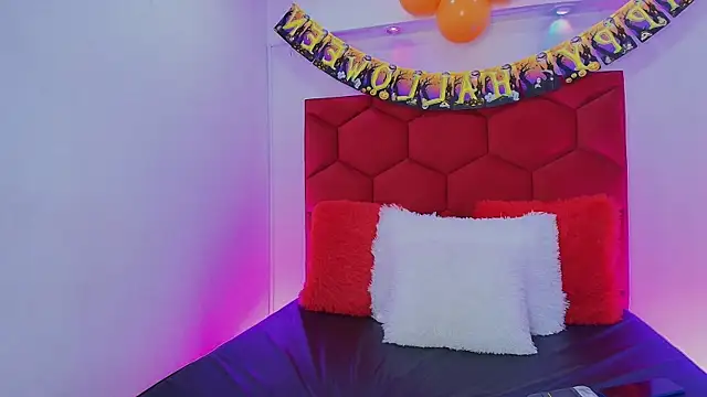 Snapshot of LoreleyNovoa chatting on October 10, 2025, 3:49 am LoreleyNovoa online show from October 10, 2025, 3:49 am