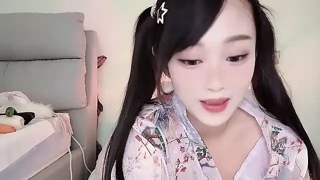 Snapshot of yueyue2003 chatting on March 20, 2025, 2:32 pm yueyue2003 online show from March 20, 2025, 2:32 pm