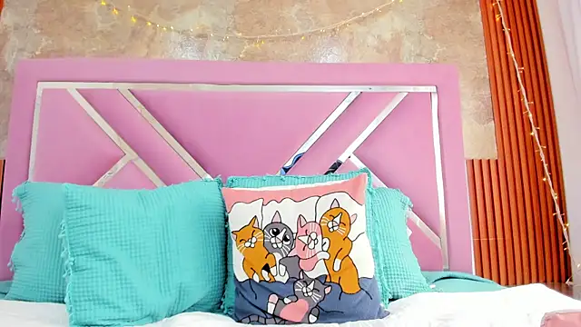 EmmaSulivan online show from October 25, 2025, 2:46 pm