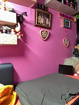 sexymelli18 online show from November 26, 2025, 6:20 pm