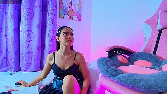 Snapshot of Peach_Rose_ chatting on March 1, 2025, 1:32 am Peach Rose online show from March 1, 2025, 1:32 am