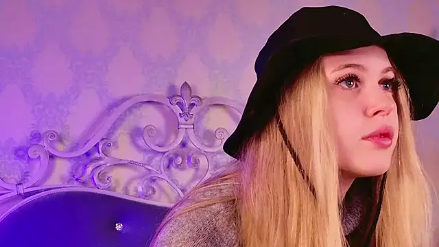 BECKI VRES online show from October 9, 2025, 8:40 pm