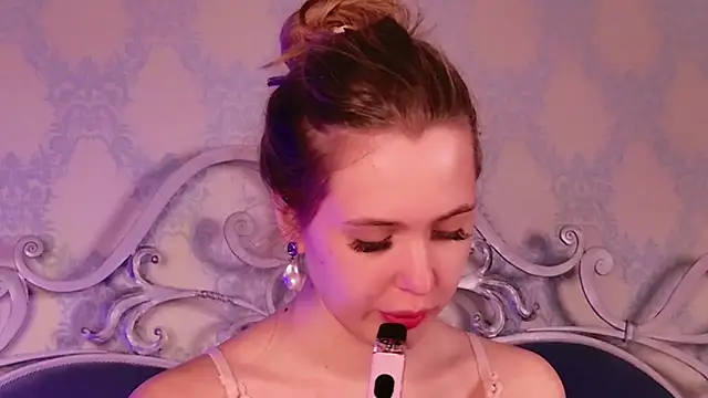 BECKI VRES online show from October 26, 2025, 9:10 pm