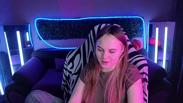 Dyna bae online show from November 19, 2025, 2:22 am