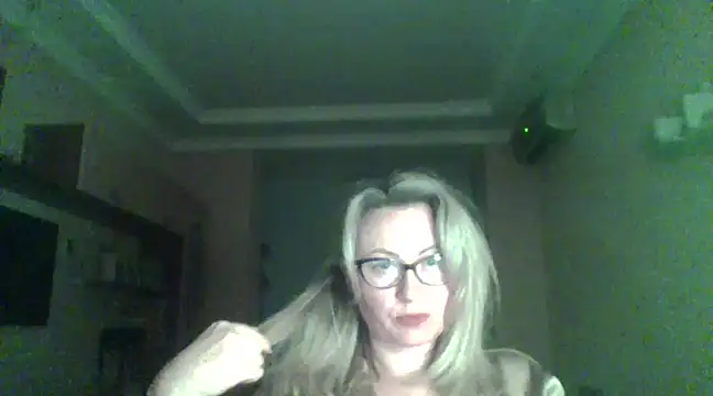 Mary888x online show from February 28, 2025, 4:20 pm