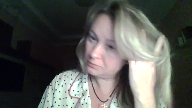 Mary888x online show from December 18, 2025, 9:43 pm