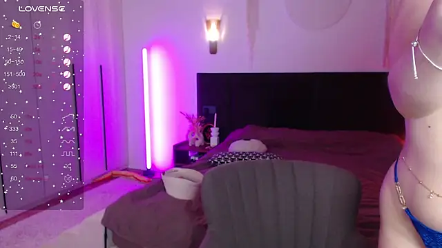 Snapshot of LunaticaBae chatting on March 1, 2025, 1:11 am LunaticaBae online show from March 1, 2025, 1:11 am